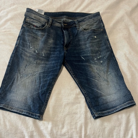 Diesel men’s shorts - Picture 8 of 13